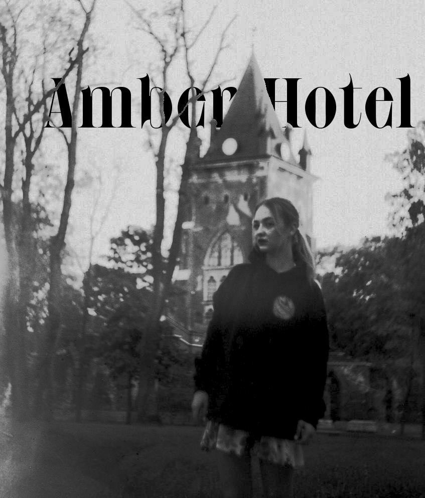 Слушать Milena — Amber Hotel на всех площадках